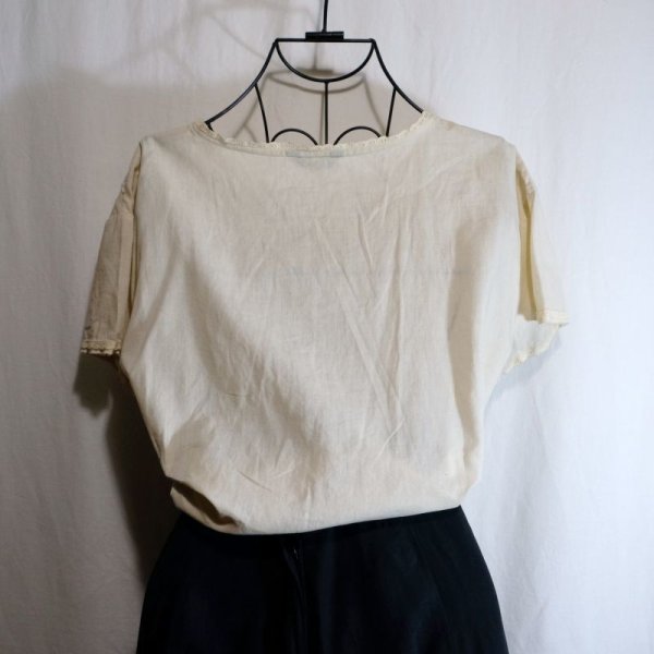 画像7: 無地 ベージュ 半袖 混綿混麻 ブラウス ノーカラー 刺繍[16290]