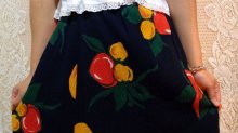 他の写真3: 花柄ストライプ 赤 チロルスカート 裾フリル [17704]