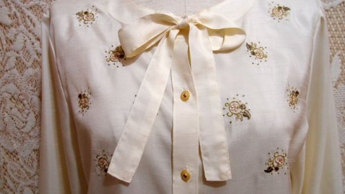 他の写真2: リボン付刺繍ブラウス[5110]