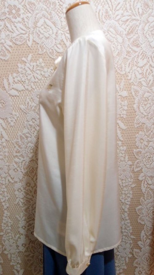 他の写真1: リボン付刺繍ブラウス[5110]