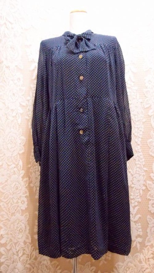 他の写真1: ドット柄 長袖 レトロワンピース ボウタイカラー[55321]