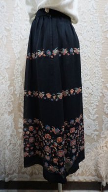 他の写真2: “東京スタイル” 花柄　黒スカート/w64cm [41223]