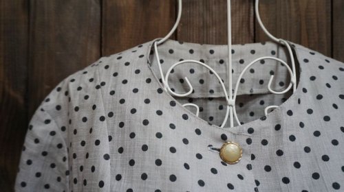他の写真1: ドット柄 半袖ブラウス ノーカラー[11086]