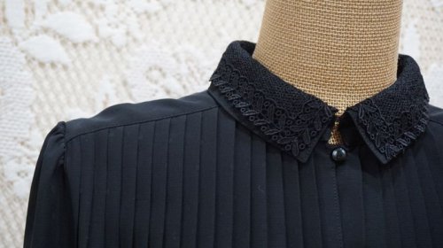 他の写真1: 無地 黒 長袖 レトロワンピース レースカラー[55871]