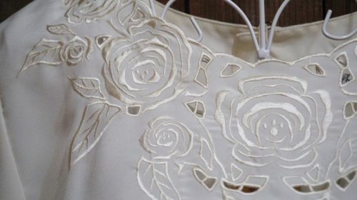 他の写真1: 無地 オフホワイト 半袖 ブラウス 刺繍レース [11192]