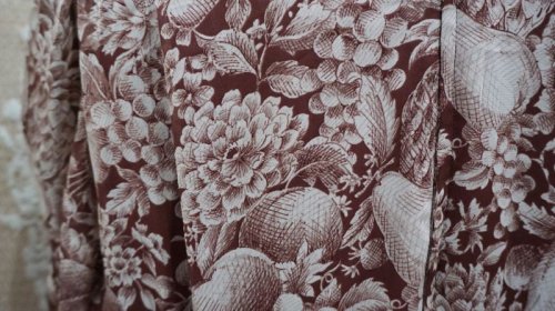 他の写真1: 花柄 フルーツ柄 ボルドー ワンピース ノーカラー [52196]