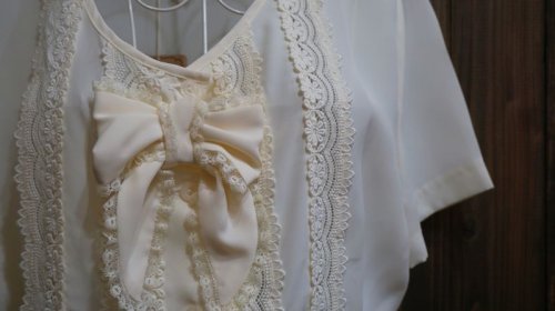 他の写真1: 無地 オフホワイト 半袖ブラウス リボン レース [11300]