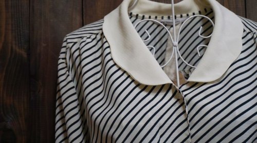 他の写真1: バイアス柄  白黒 長袖ブラウス スカラップカラー [15398]