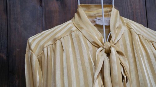 他の写真1: ストライプ 黄 長袖ブラウス ボウタイカラー[15556]