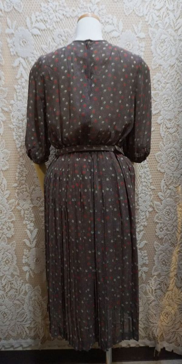 画像8: 花柄 ブラウン系 半袖 レトロワンピース ボウタイ ベルト付[52515]