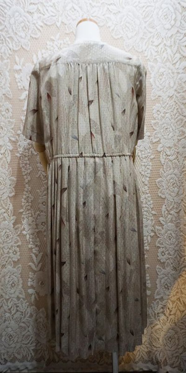 画像4: レトロ幾何学柄  半袖ワンピース  ノーカラー [52647]