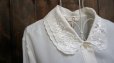 画像2: 白 長袖 ブラウス 丸襟 二重襟 刺繍[15896] (2)