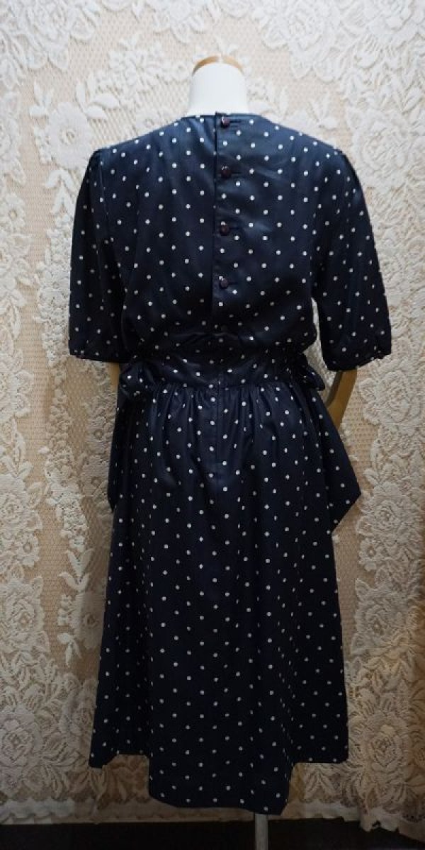 画像4: ドット柄 ネイビー 半袖 レトロワンピース ノーカラー[52874]