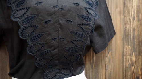 他の写真1: 無地 黒 半袖 ブラウス 刺繍 レース[11646]