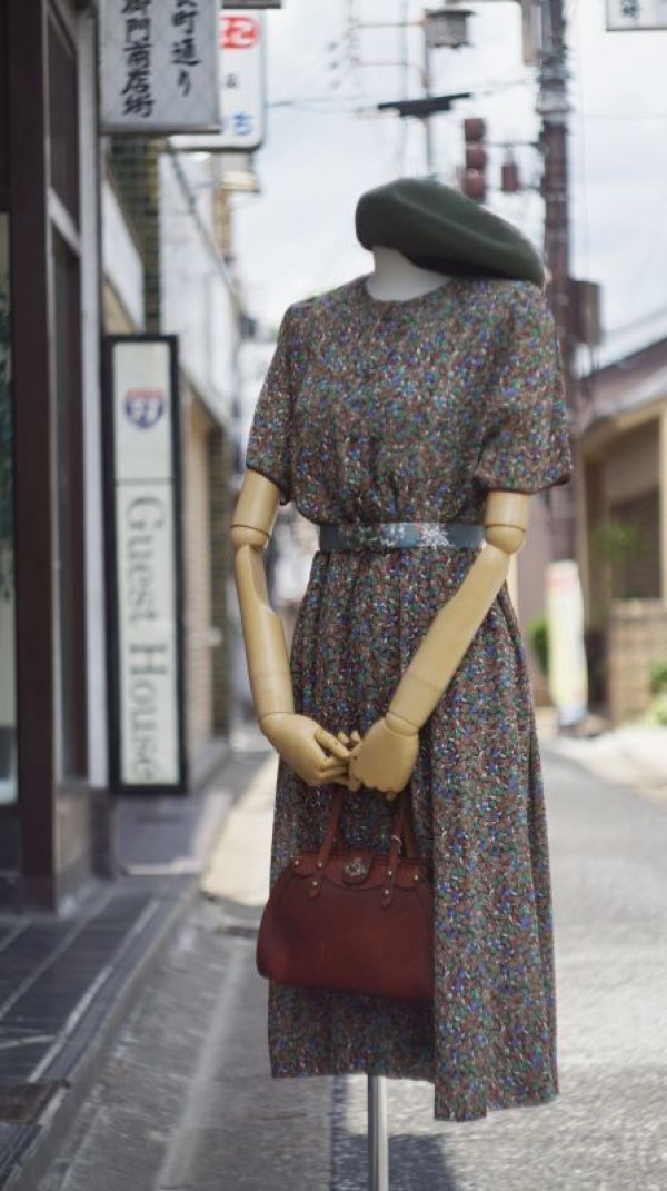 画像8: 花柄 ブラウン系 半袖 ワンピース ノーカラー[52851]