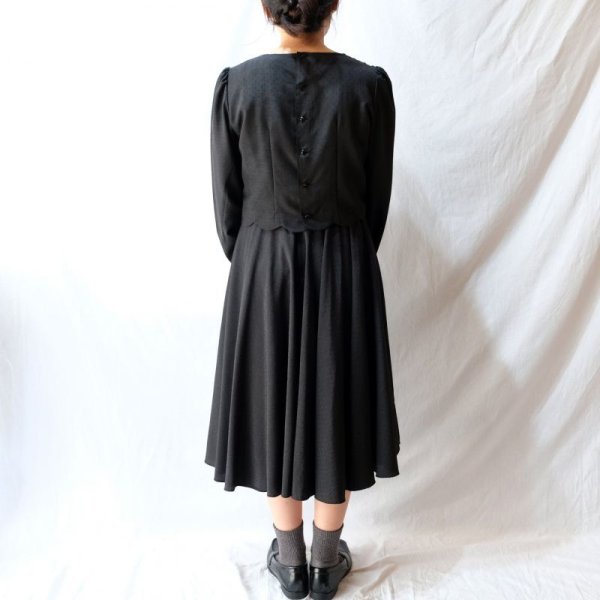 画像7: 黒 長袖 レトロワンピース ツーピース風 お花モチーフ付き[56473]