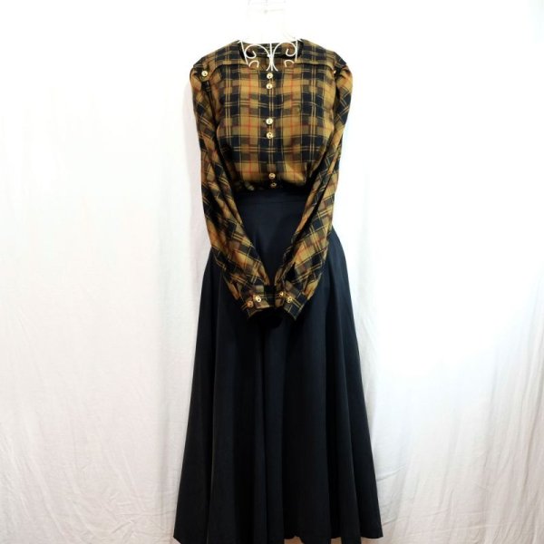 画像5: チェック柄 黒×茶色 長袖 ブラウス ノーカラー[16455]