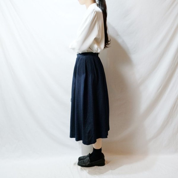 画像8: ピンドット柄 ネイビー系 シルク スカート フレア/w65cm[42265]