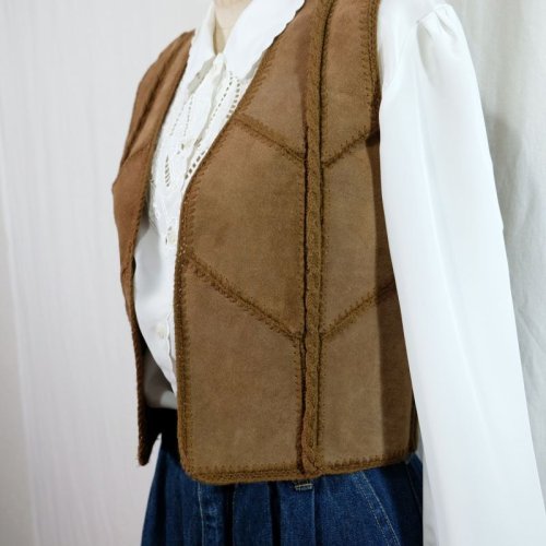 他の写真1: 牛革 ブラウン系 レザー ベスト Vネック 前開き[25630]