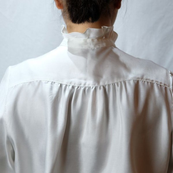 画像10: 白 無地 長袖 ブラウス スタンドカラー フリルカラー [16487]
