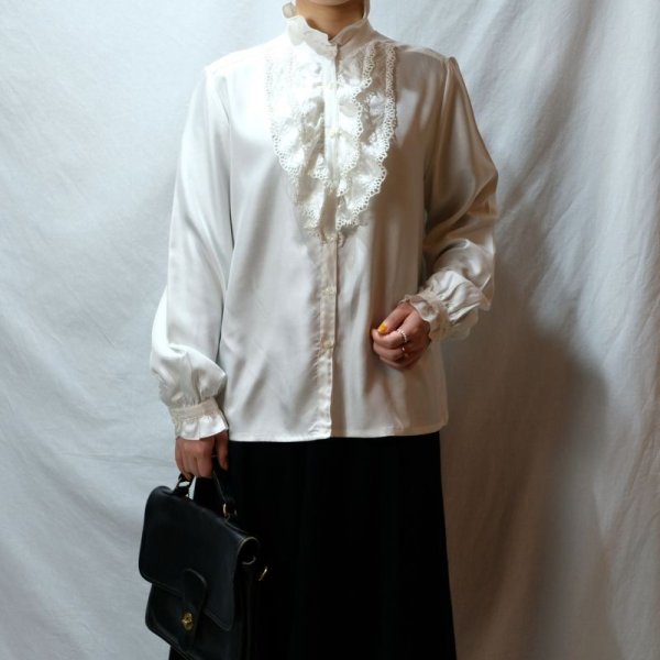 画像11: 白 無地 長袖 ブラウス スタンドカラー フリルカラー [16487]