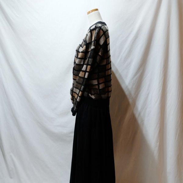 画像8: 黒系 チェック柄 ニット セーター クルーネック[25647]