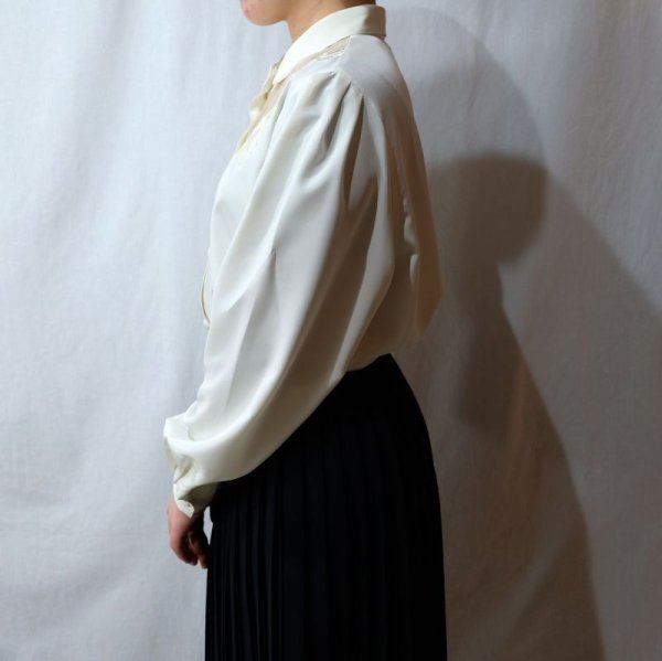 画像6: 無地 生成 長袖 ブラウス レギュラーカラー 刺繍[16539]