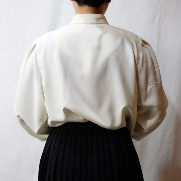 画像8: 無地 生成 長袖 ブラウス レギュラーカラー 刺繍[16539]
