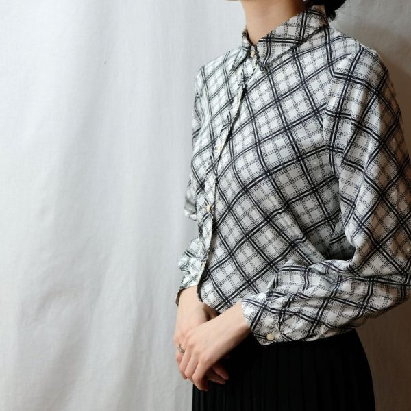 画像4: チェック柄 白×黒 長袖 ブラウス  レギュラーカラー スカラップ [16608]
