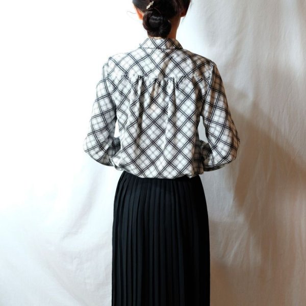 画像6: チェック柄 白×黒 長袖 ブラウス  レギュラーカラー スカラップ [16608]