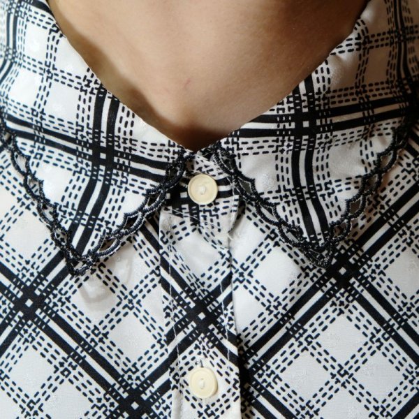 画像8: チェック柄 白×黒 長袖 ブラウス  レギュラーカラー スカラップ [16608]