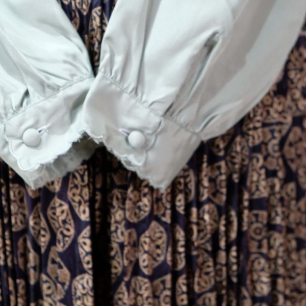 画像6: グリーン系 長袖 刺繍 ブラウス [11645]