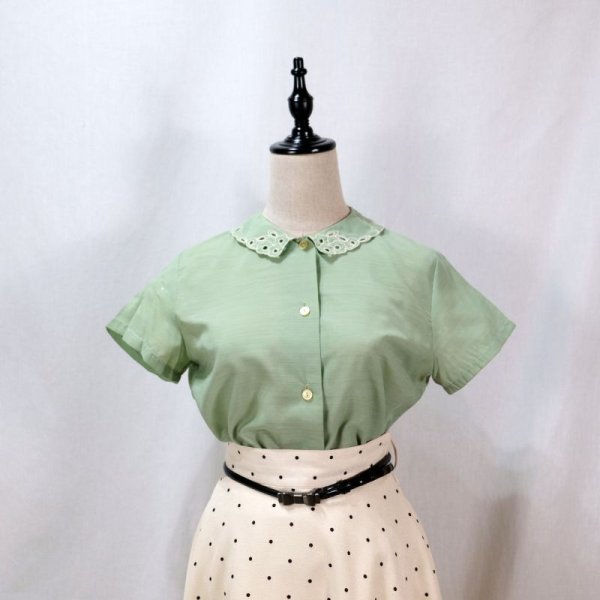 画像4: 無地 きみどり色 ブラウス 半袖 スカラップカラー 刺繍  [11970]