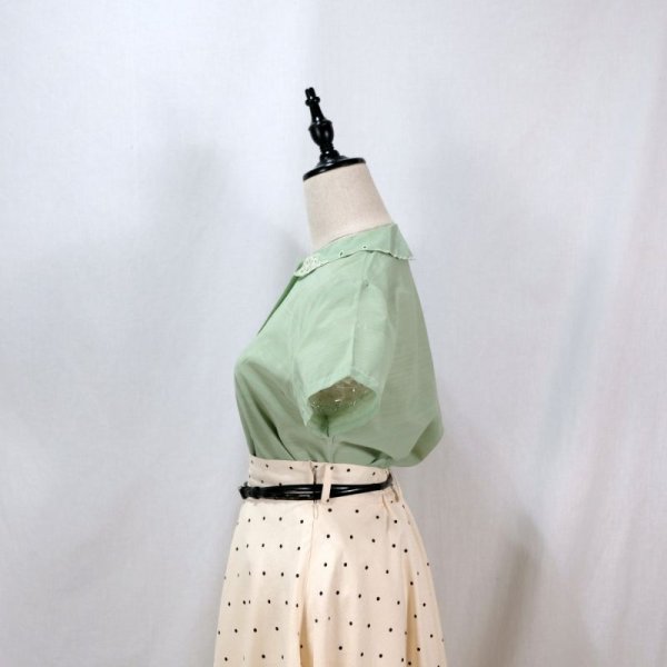 画像9: 無地 きみどり色 ブラウス 半袖 スカラップカラー 刺繍  [11970]