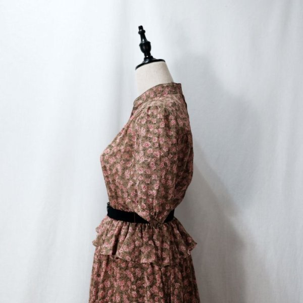 画像8: 花柄 カーキ系 半袖 レトロワンピース スタンドカラー パフスリーブ ペプラム [12058]