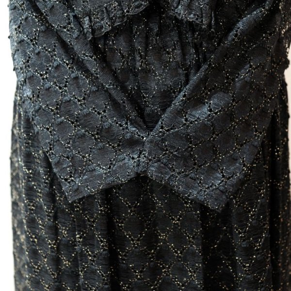 画像8: レース地 お花のコサージュ 黒×ゴールド 長袖 レトロワンピース ノーカラー ウエストゴム[12069]