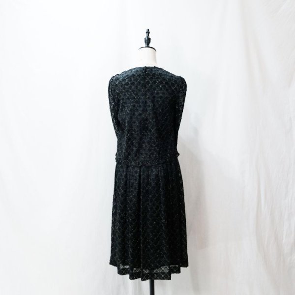 画像12: レース地 お花のコサージュ 黒×ゴールド 長袖 レトロワンピース ノーカラー ウエストゴム[12069]