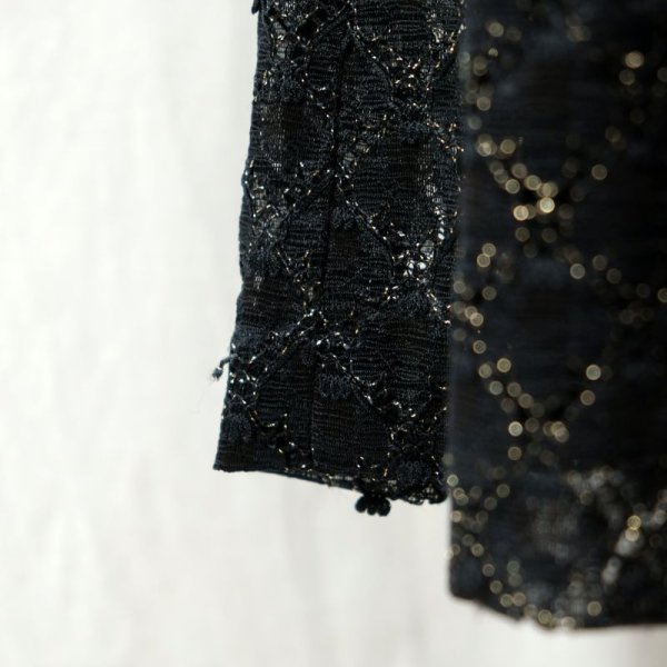 画像14: レース地 お花のコサージュ 黒×ゴールド 長袖 レトロワンピース ノーカラー ウエストゴム[12069]