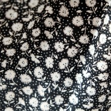 他の写真1: 花柄 黒×白 スカート フレア /w66cm [12120]
