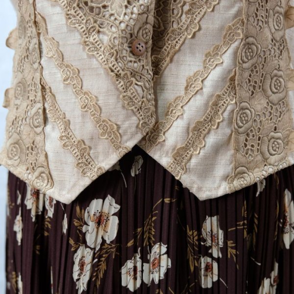 画像13: ベージュ系 レース ベスト Vネック[12241]