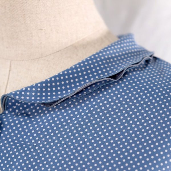 画像5: ドット柄 水色 長袖 ブラウス ラウンドカラー 3枚重ね襟 ウエストダーツ [12427]