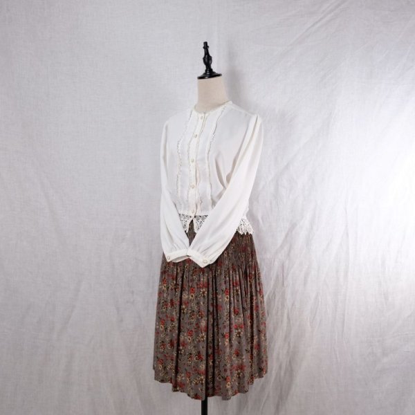 画像3: 無地 白 長袖 ブラウス レースカラー 裾ゴム パフスリーブ [12425]