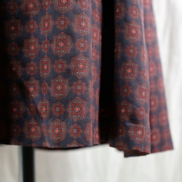 画像7: レトロ幾何学模様 ネイビー×レッド スカート フレア  /w71cm [14376]