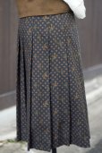 画像7: ”BURBERRYS” 鳥モチーフ ペイズリー チャコールグレー系 スカート プリーツ w/64cm [16752]