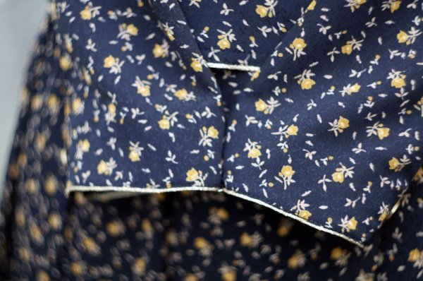 画像11: 花柄 ブラック×イエロー 長袖 レトロワンピース ノーカラー [16788]