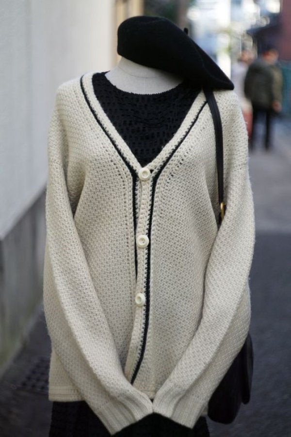 画像3: ラインデザイン  ホワイト×ブラック   ニット カーディガン  長袖 Vネック [16789]