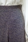 画像1: ボタニカル柄 ブラック系 スカート フレア w/61cm [16946] (1)