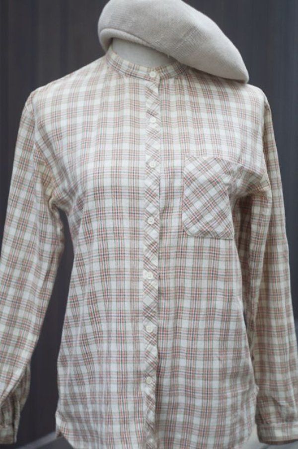 画像3: 格子柄 ベージュ系 長袖 ブラウス バンドカラー[16943]