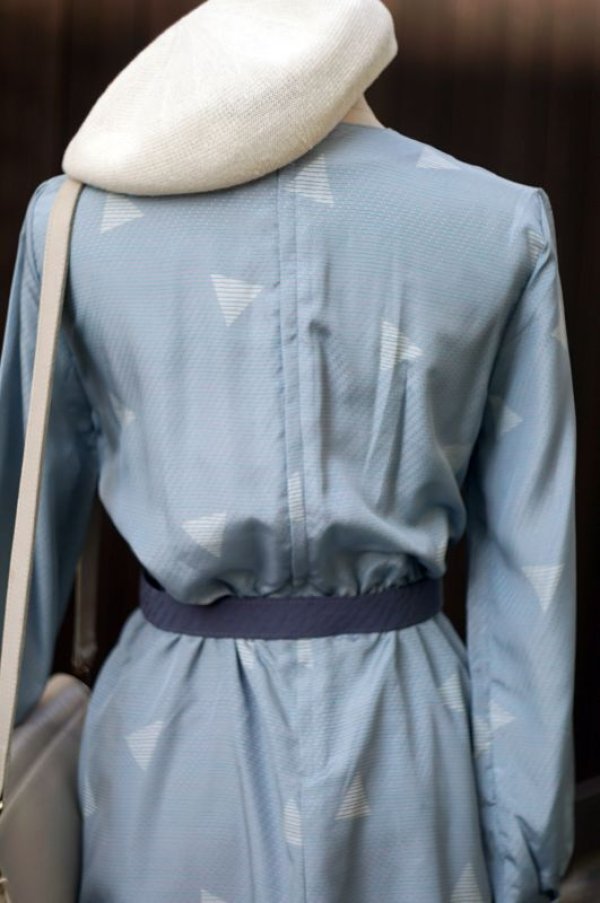 画像7: レトロ幾何学柄 水色 長袖 レトロワンピース ノーカラー フレア [16963]