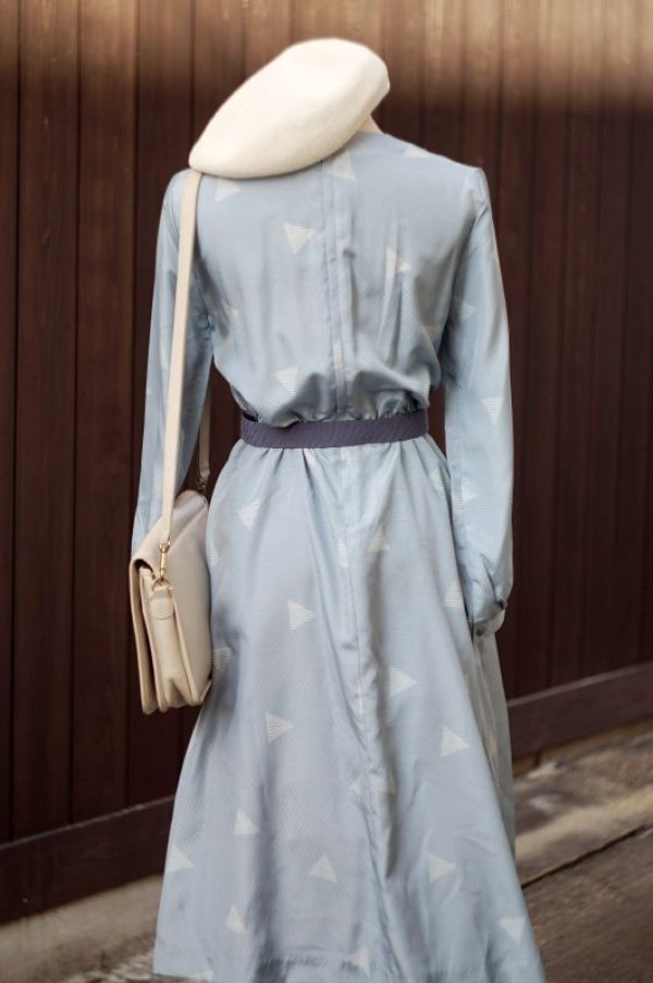 画像8: レトロ幾何学柄 水色 長袖 レトロワンピース ノーカラー フレア [16963]